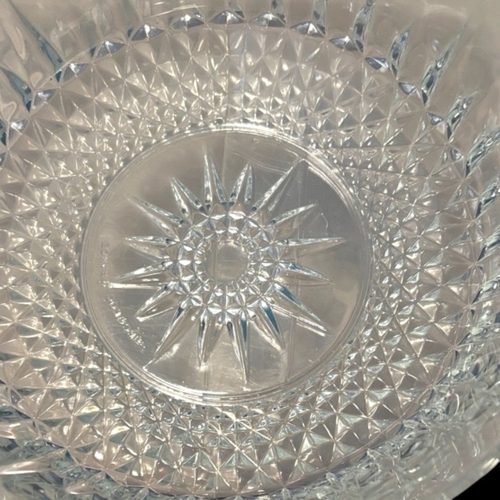 Elegant Vintage Clear Glass Serving Bowl - Picture 15 of 16